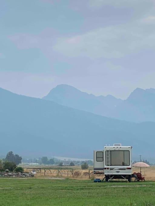 Saint IgnatiusMission Mountain Camper公寓 外观 照片